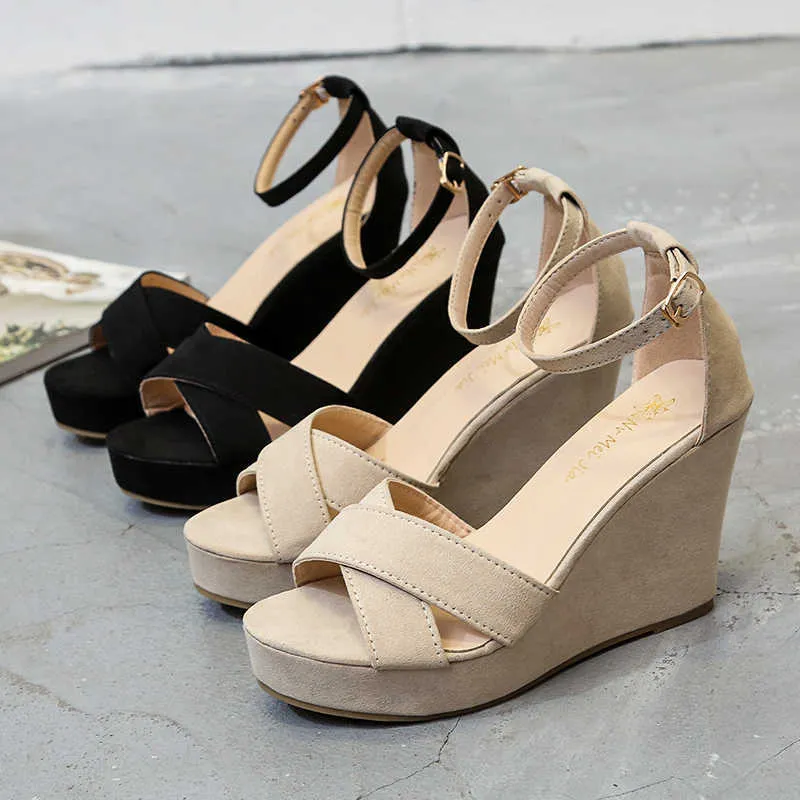 Sommar tjock botten högklackade damskor Storlek 32 33 40 Svart Roman Wedges Platform Sandaler Beach Y0721