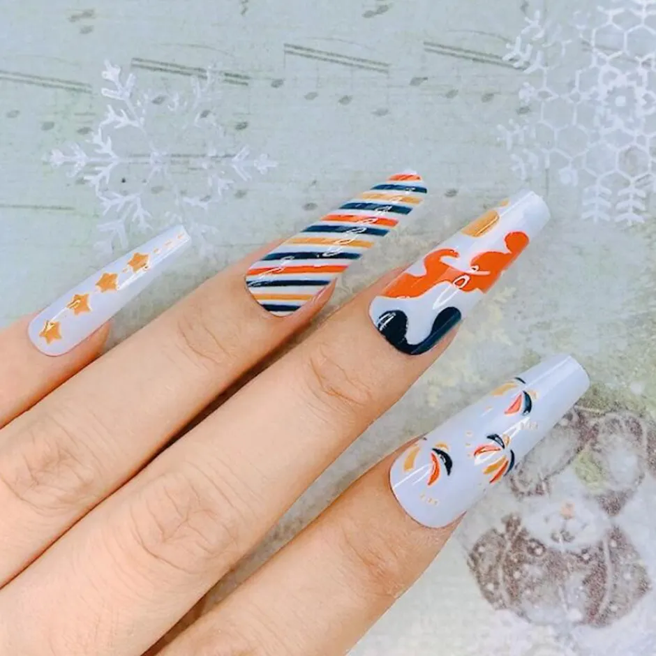 24 piezas set de uñas postizas con diseño Navidad Halloween Copo de nieve Bailarina larga Ataúd Uñas postizas Juego de puntas de cubierta completa con pegamento CH192115356