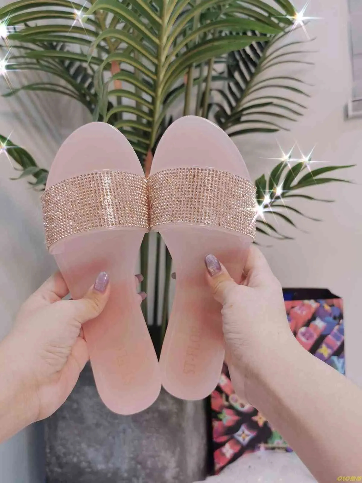 New Summer Women Crystal Slippers Woman Bling Flat Soft Female Candy Color Flip Flops Outdoor Ladies Slides Hot Beach Shoes H1122