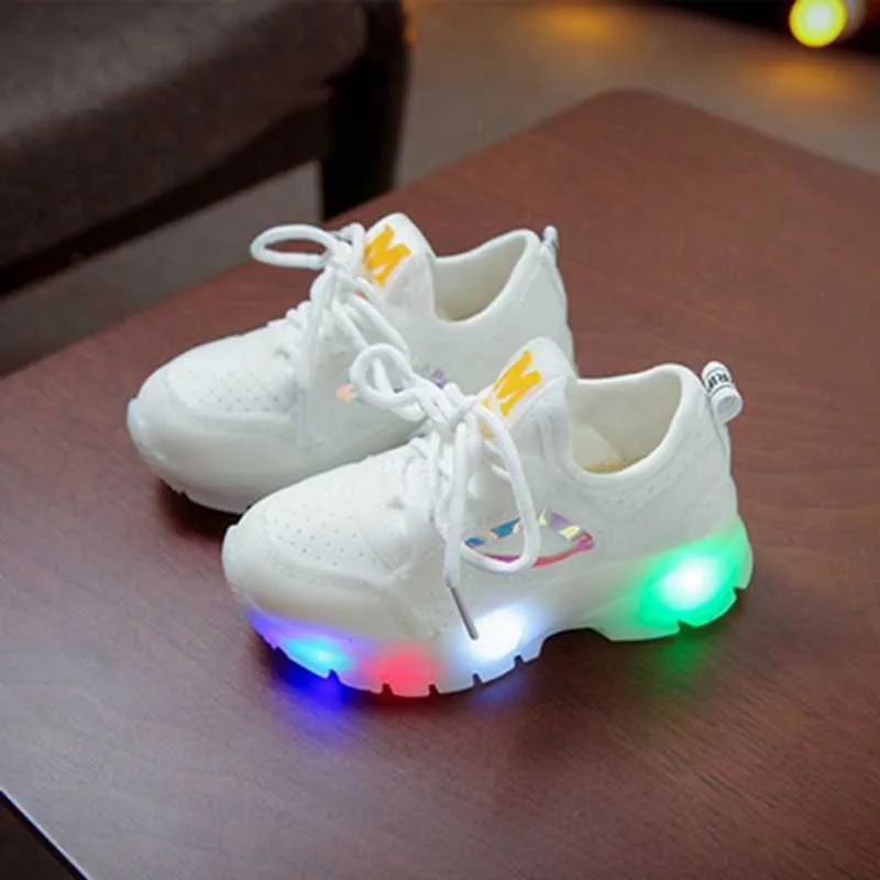 Garçons lumière LED chaussures enfants fille chaussures de Sport enfant en bas âge éclairer baskets blanc bébé chaussures décontractées baskets rougeoyantes enfant lumineux G1025