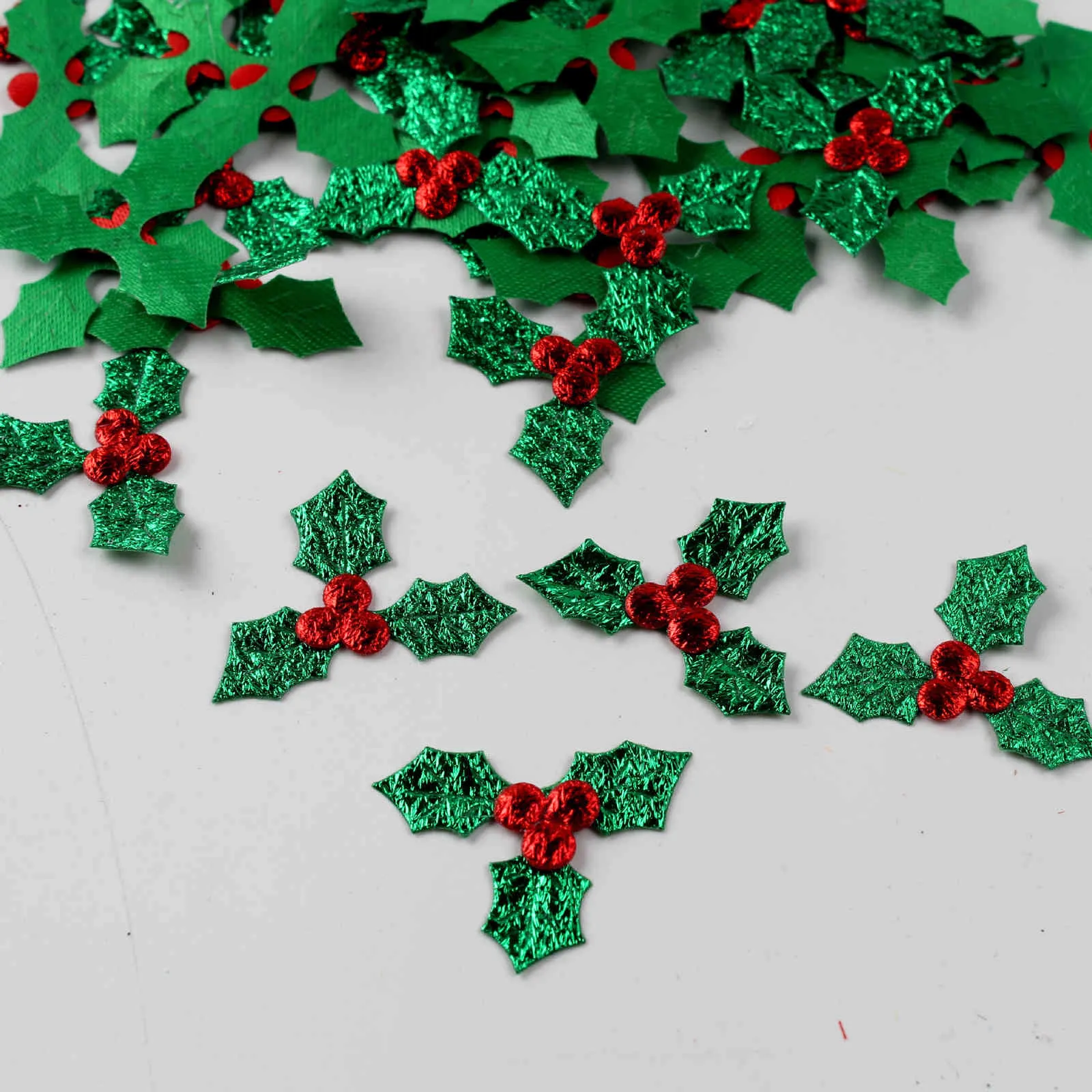 Bacca rossa con foglie verdi Decorazioni la decorazione dell'albero di Natale Accessori del tessuto di arte fai da te l'ornamento della festa domestica