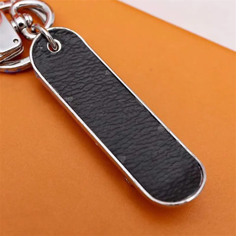 Porte-clés de marque Skateboard en acier inoxydable, design créatif, accessoires pendentif marron noir avec boîte 949A241a