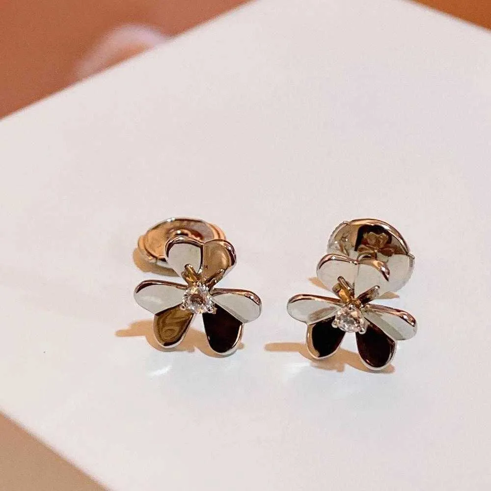 Brand Pure 925 Sterling Silver Jewelry For Women Gold Color Flower Earrings Luck Clover Design Wedding Party Mini Cute Size