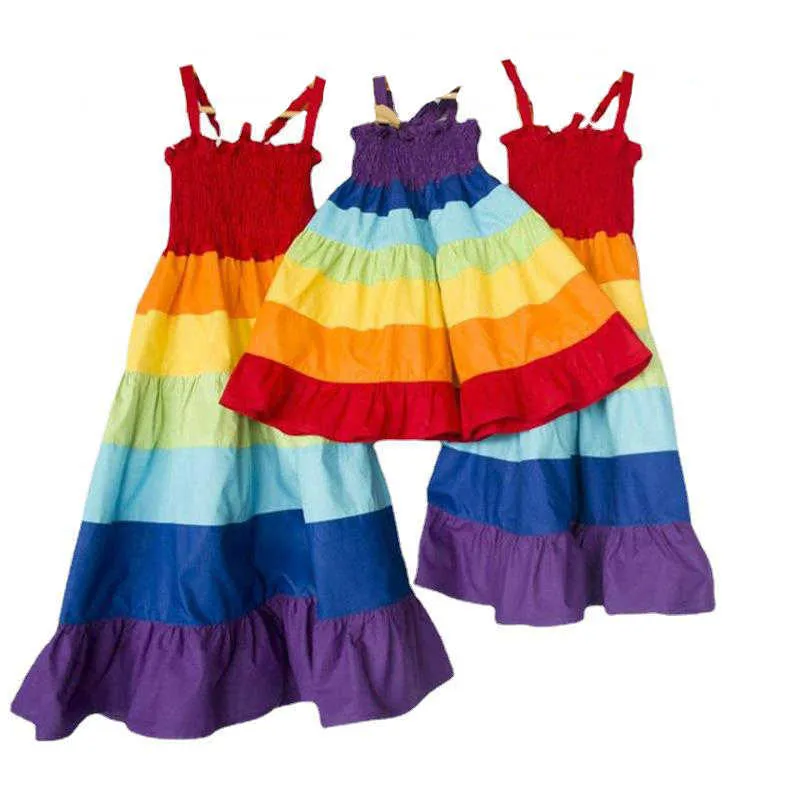 ベアリーダーファミリーマッチング衣装夏の虹カラフルな縞模様のカジュアルドレスノースリーブ王女パーティー服210708