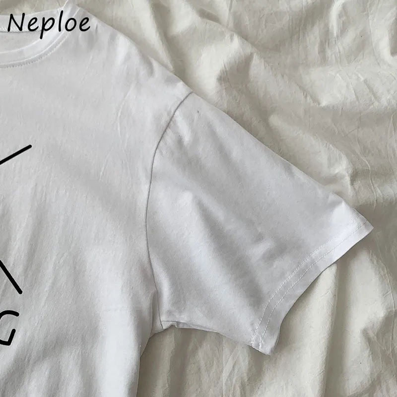 NEPLOE O Neck Pullover Kortärmad T-shirt Kvinnor Letter Mönster Loose Tees Femme Summer Loose Ladies Top All Match 210510