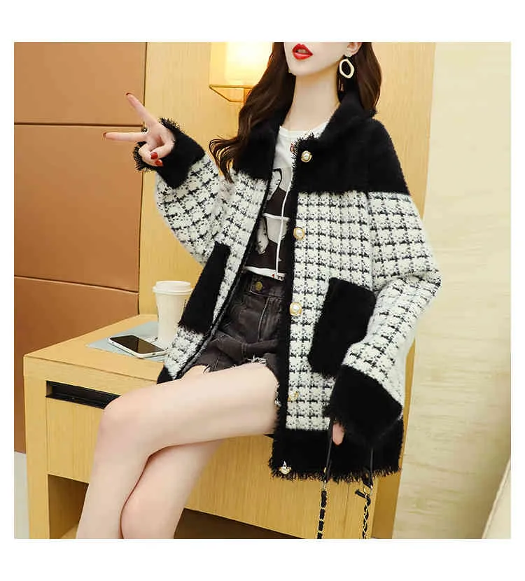 여성 겨울 따뜻한 스웨터 코트가 칼라 가짜 모피 포켓 블랙 화이트 격자 무늬 우아한 여성 카디건 210430