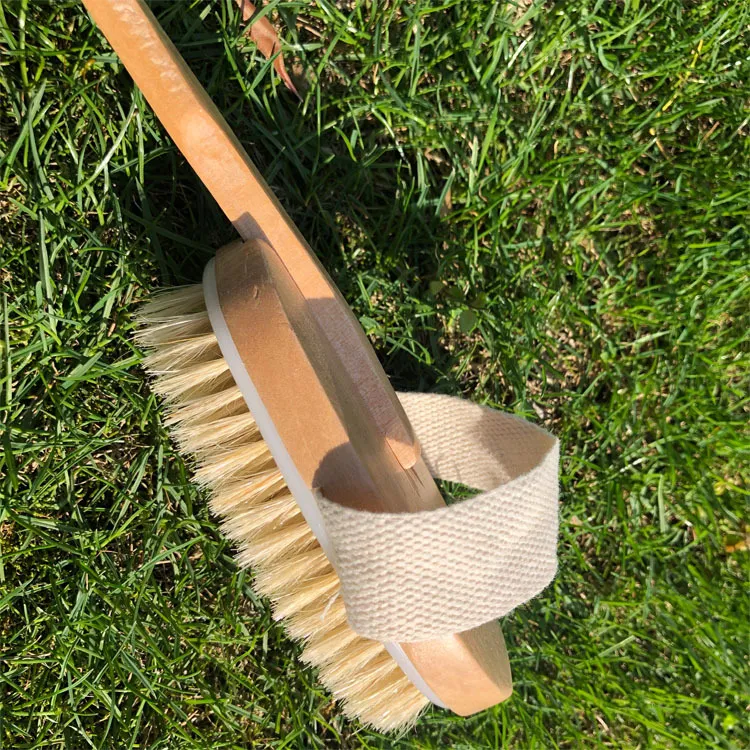 Brosses de douche amovibles à long manche en bois avec poils doux et rigides Tête de gommage exfoliante pour la peau pour un brossage humide ou sec Nettoyage facile du corps