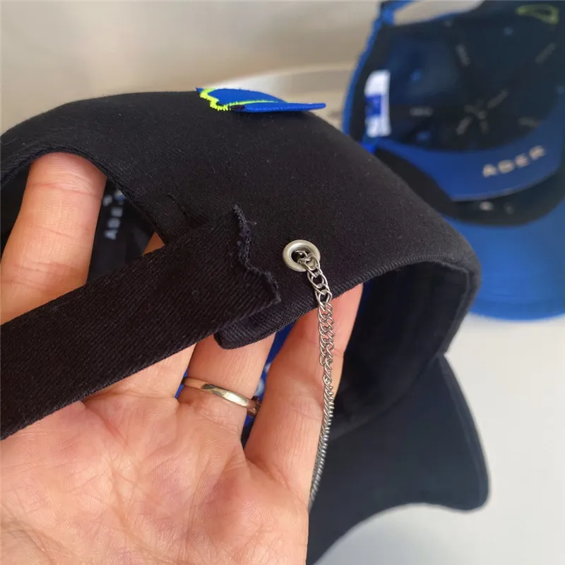 刺繍チェーンアデレロール野球帽は、湾曲した縁の男性女性11人の高品質のアダーエラー帽子調整可能6604545