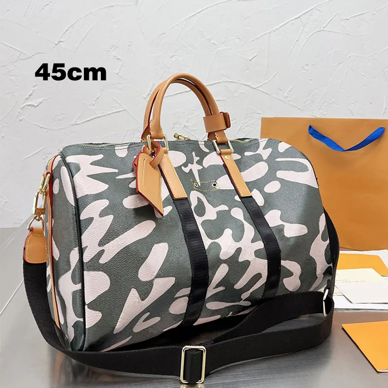 Designer Camo Travel Bags Unisex Handväskor Högkvalitativ stor kapacitet Fitness Messenger Bag Fashion Totes2314