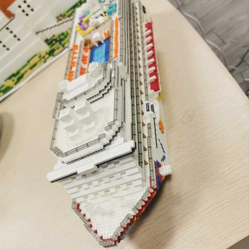 4950 Stück 7800 Luxus-Kreuzfahrtschiff, großes weißes Boot, DIY-Diamant-Mini-Gebäude, Mikroblöcke, Ziegel, zusammengebautes Spielzeug, Kinder-Geschenk, H0917222e