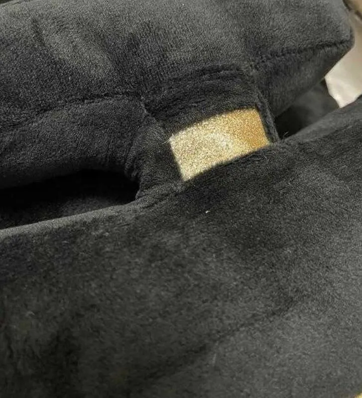 Cuscino in stile classico 50x30cm Forma di profumo a forma di bombetta nero cuscino bianco Cuscino 2848113