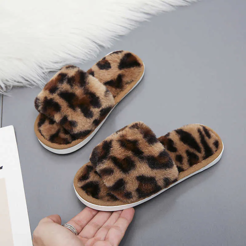 Kinderen schoenen voor meisje pluizig slippers open teen plat huis slippers peuter meisje schoenen luipaard harige slippers winter indoor slipper x0703