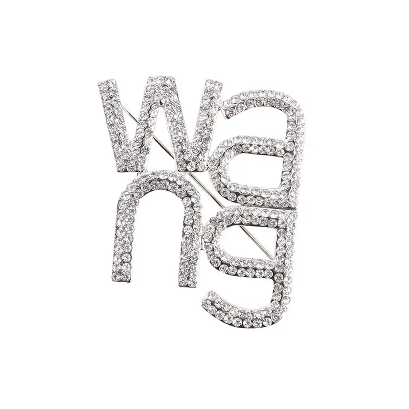 Glänsande Rhinestone Women Wang Letter Pin Brooch Trending Fashion Smycken Broscher