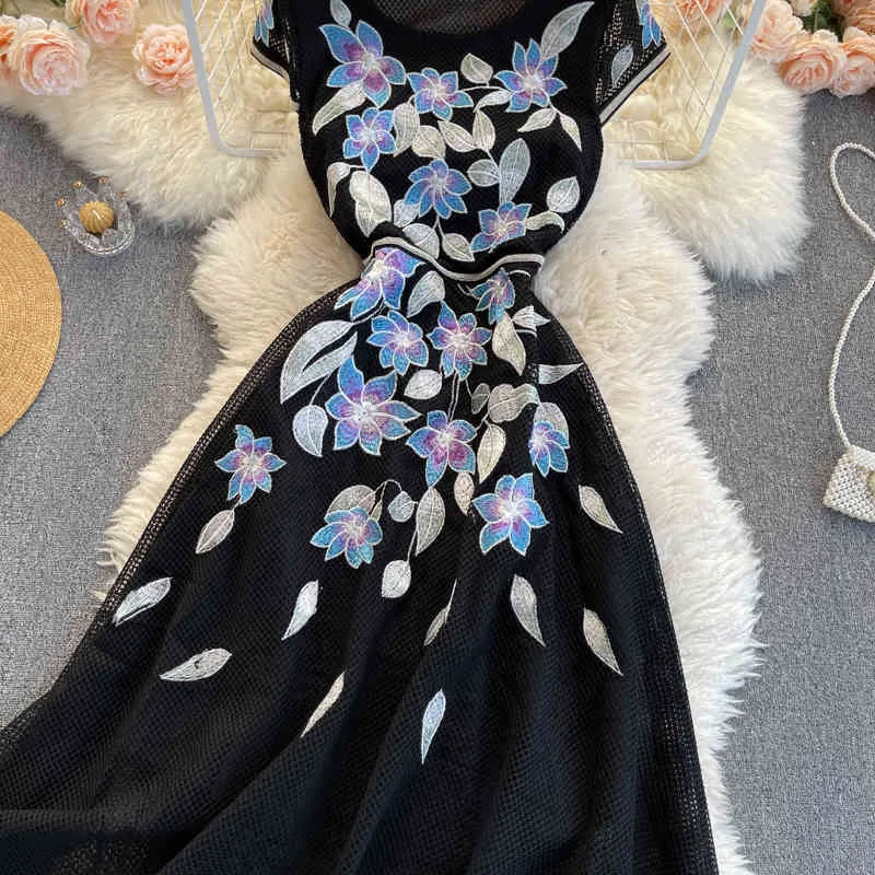 Vestidos de flores tridimensionales bordados de primavera para mujer, cuello redondo, manga corta, cintura, vestido Midi ajustado C771 210506