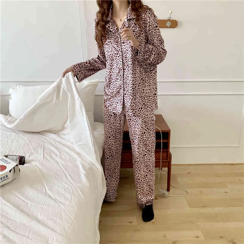 Dois peça terno Cardigans Leopardo Nightwear Doce Soft Casual Homewear Elegante Moda Loose Home Pijamas Sets 210525