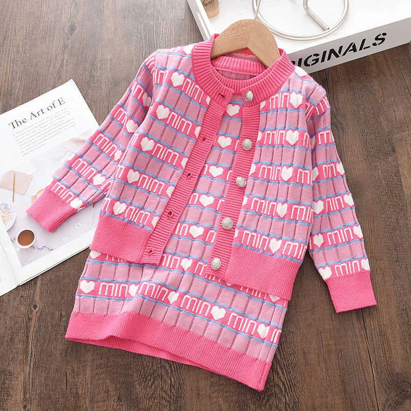 Menoea Two-Piece Baby Girls Winter Clothes Stickad Love Sweater Coat Stickad Klänning Outfits Casual Höst Kids Toddler Kläder Ställ 211025