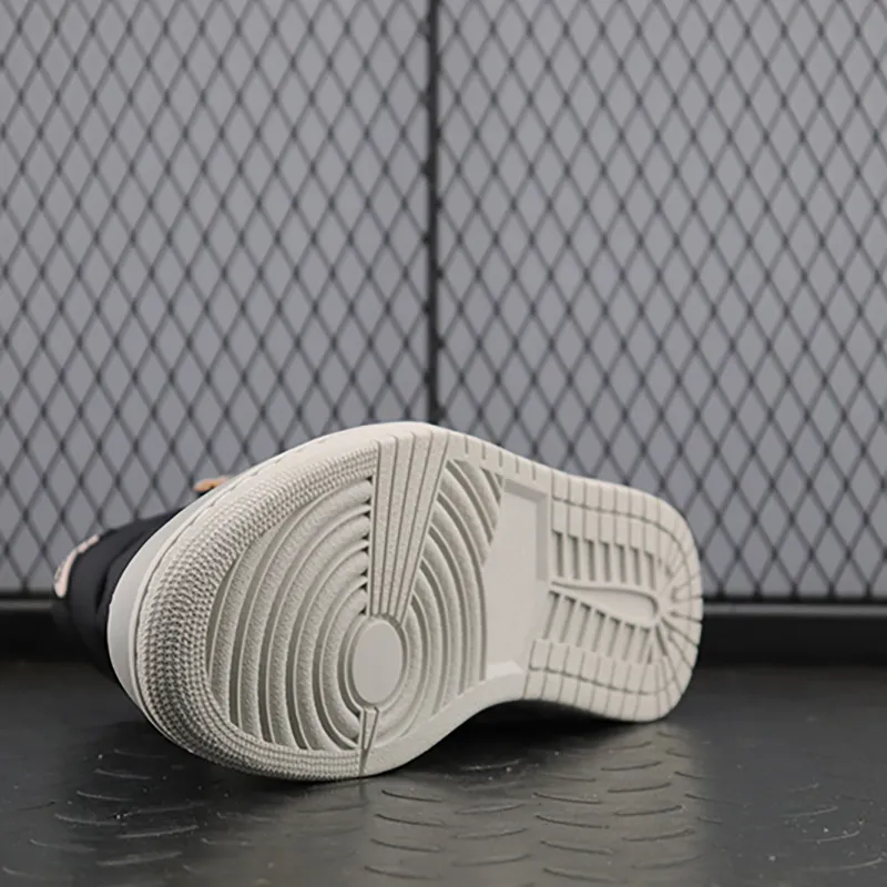High quality series non-slip wear resistant men's basketball shoes classic design Light Bone woman gray black sneaker casual shoe