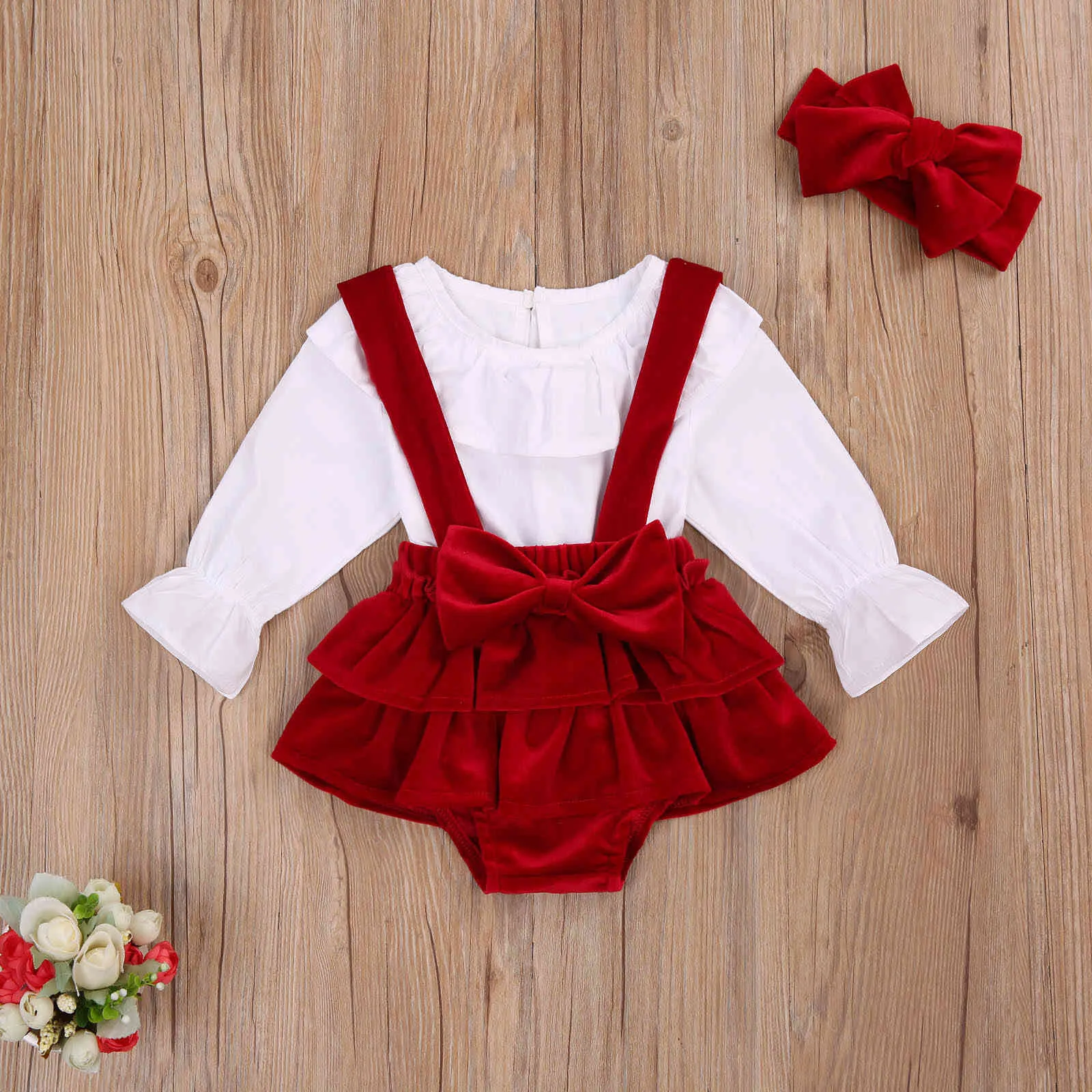 0-24m Alla hjärtans dagfödd spädbarn Babyflicka Kläder Set Ruffles Vit Toppar Bow Red Velvet Shorts Headband Outfit Xmas 210515