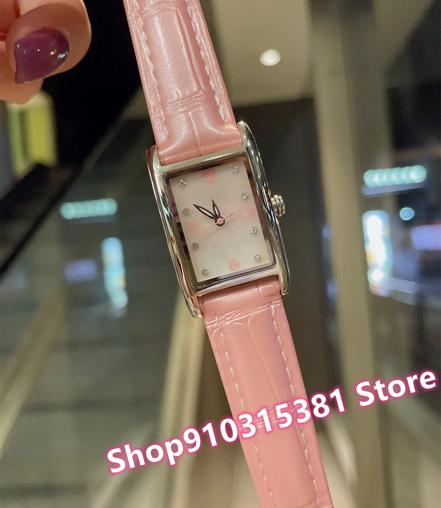 古典的な女性の紫色のピンクの革石英時計ステンレス鋼の幾何学的な長方形の腕時計母の真珠の時計33mm