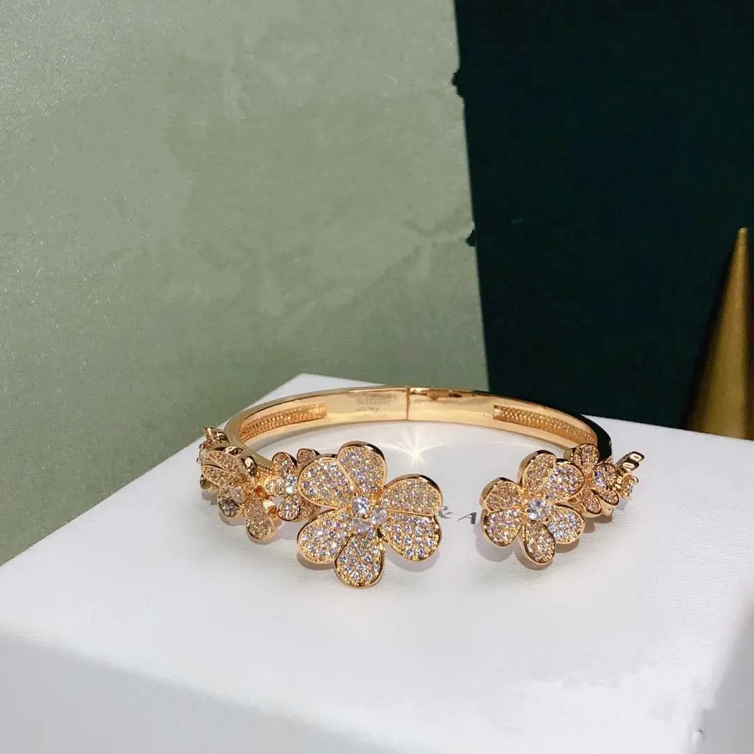 2020 New Hot Brand Pure 925 Sterling Silver Jewelry for Women Gold Clover Bracety Praty Wedding Jewelryゴールドフラワーカフバングル
