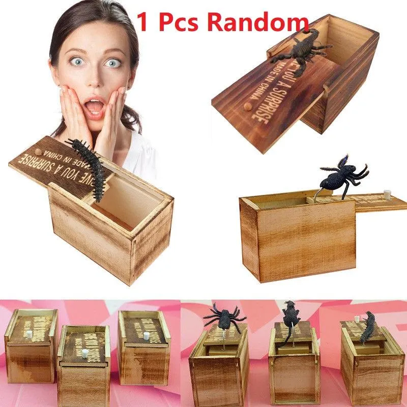 Maschere feste Divertente scatola di scherzo in legno spaventare Casa Scherzo pratico Giocattolo bavaglio Pesce d'aprile Regalo di Halloween Sorpresa Horror Decor2650