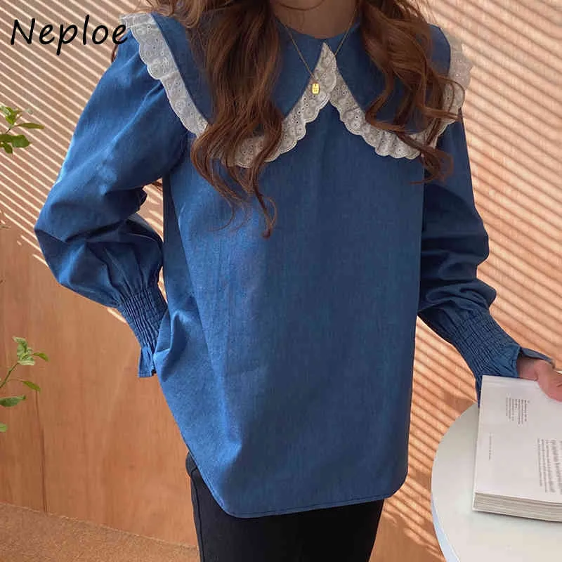 Elegant Lace Hollow Out Design Denim Blouse Women Peter Pan Collar Flare Long Sleeve Vintage Blusas Spring Shirt 210422