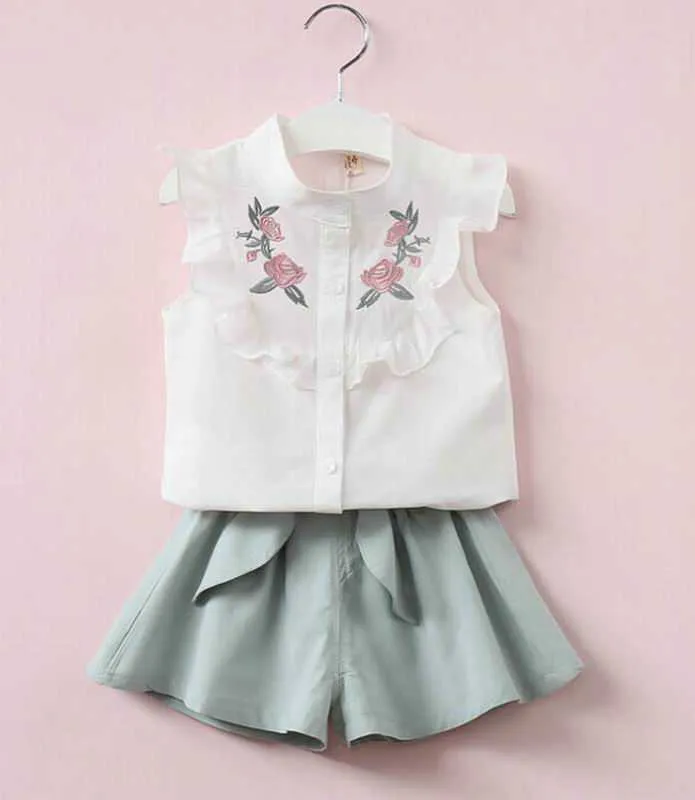 Summer Girl Ensembles Baby Flower Chemise brodée + Short Bow Tenues Costume Vêtements 2-6Y LT025 210610