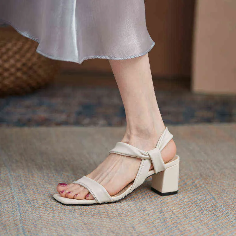 French elegant sandals 2022 summer new style square head open toe thick heel comfortable cross women's shoes