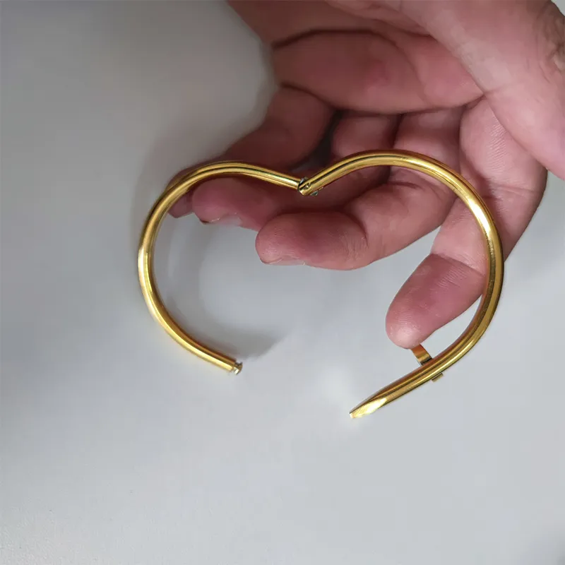 Amantes pulseira feminina de aço inoxidável casal manguito pulseira unhas abertas nas mãos presentes para meninas acessórios whole230s