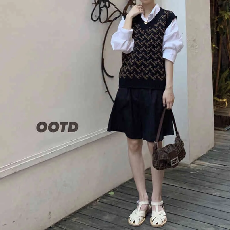 Chic V-neck Knitted Sweater Vest Women Sleeveless Korean Vintage Fashion Pullover Tops Femme 210513