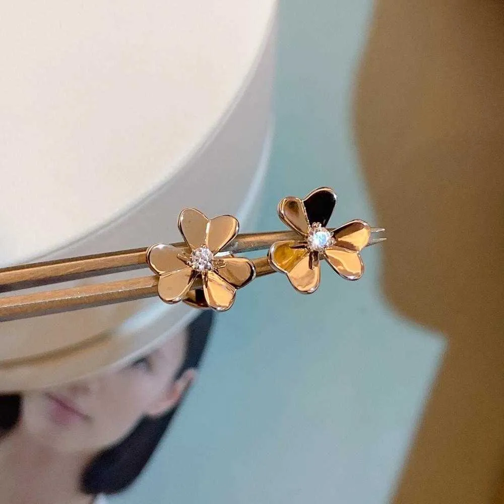 Brand Pure 925 Sterling Silver Jewelry For Women Gold Color Flower Earrings Luck Clover Design Wedding Party Mini Cute Size