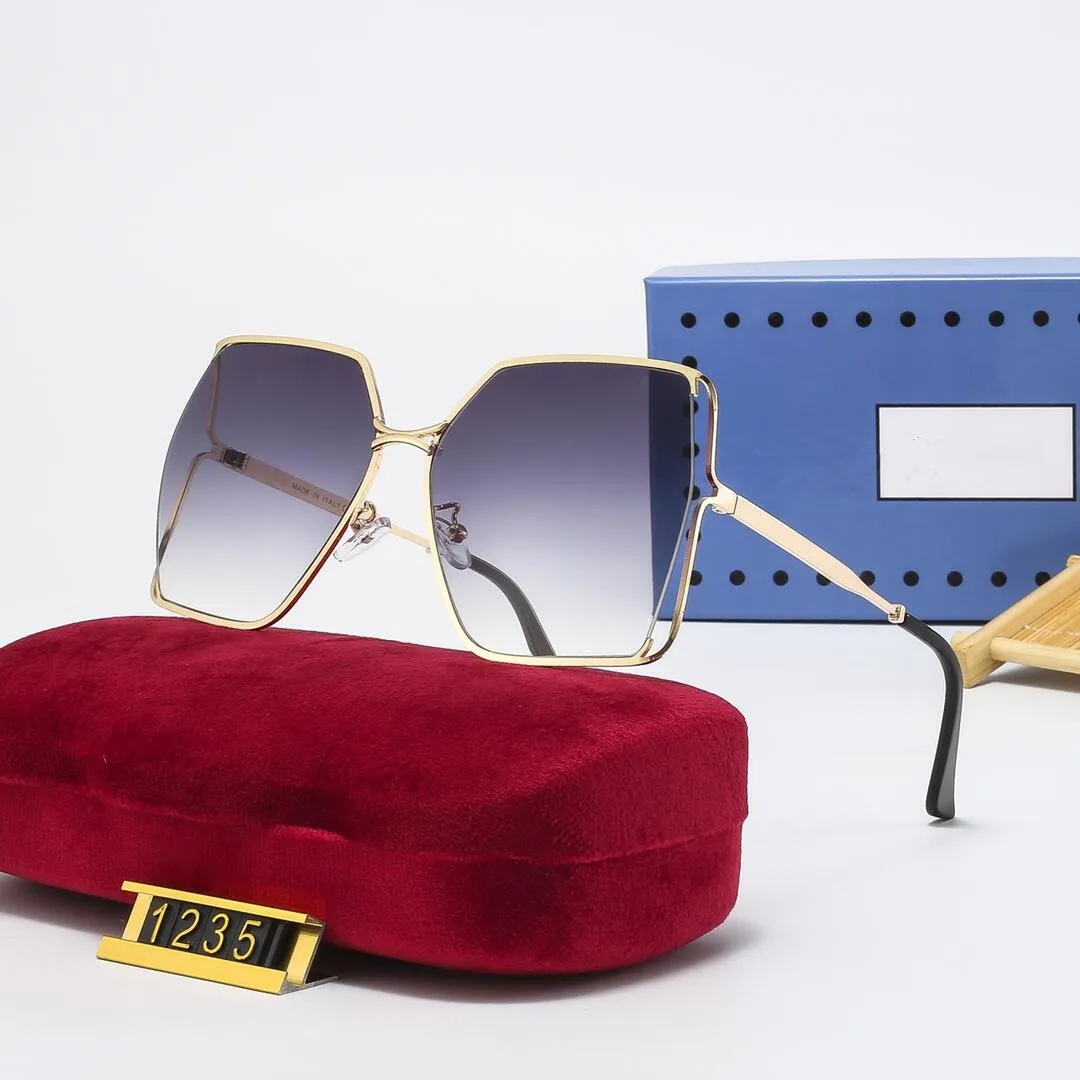 Nya modeklassiker solglasögon för kvinnor attityd solglasögon guld ram fyrkantig metall ram vintage stil utomhus klassisk modell 2860