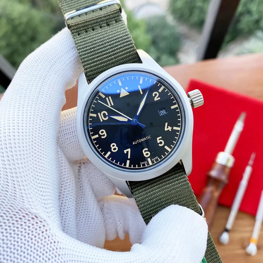 Klasyczne zegarek do samolotów Dywizja samolotów 40 mm Automatyczne zegarki Mechanical Man Watches Design Digital wyświetlacz Wyświetla