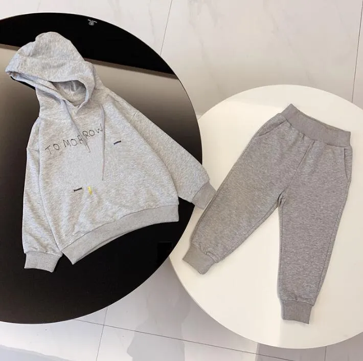 Les vêtements de créateurs pour enfants ensemble sont de nouvelles survêtements imprimés vestes de lettre de mode joggeurs de style sport décontracté sweat garçons vêtements1499070