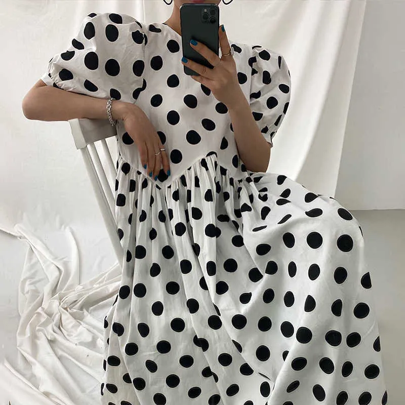 Korejpaa Kobiety Sukienka Lato Koreański Chic Retro Elegancki Okrągły Neck Loose Ruffled Back Hollow Puff Sleeve Polka Dot Vestidos 210526