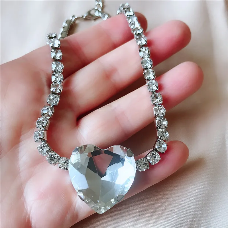 Shine Big Heart Crystal Choker Halsband för kvinnor Geometriska Rhinestones Halsband Uttalande Smycken Party Gåvor