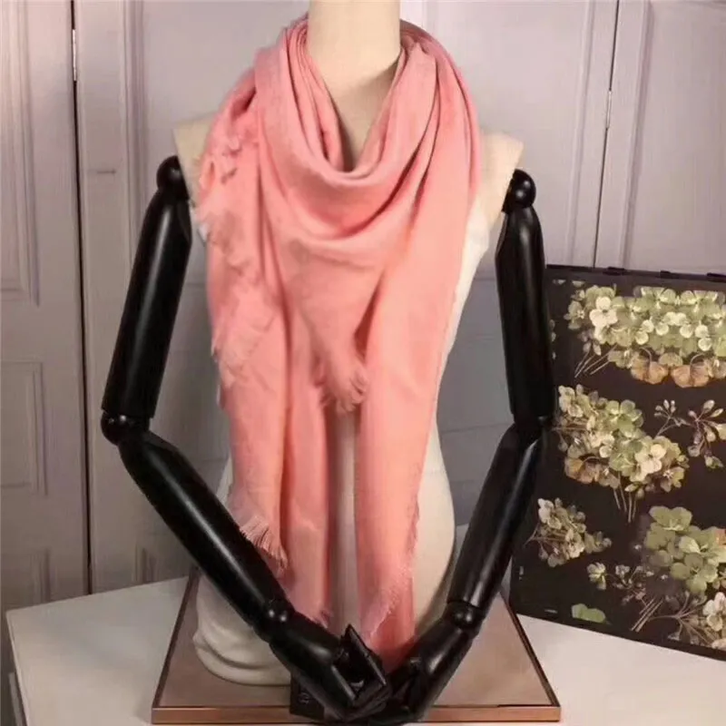 Luksusowy projektant szalik moda jesienna zima mężczyźni i kobiety szaliki miękkie wełniane jacquard przędza szaliki 140 140 cm281b