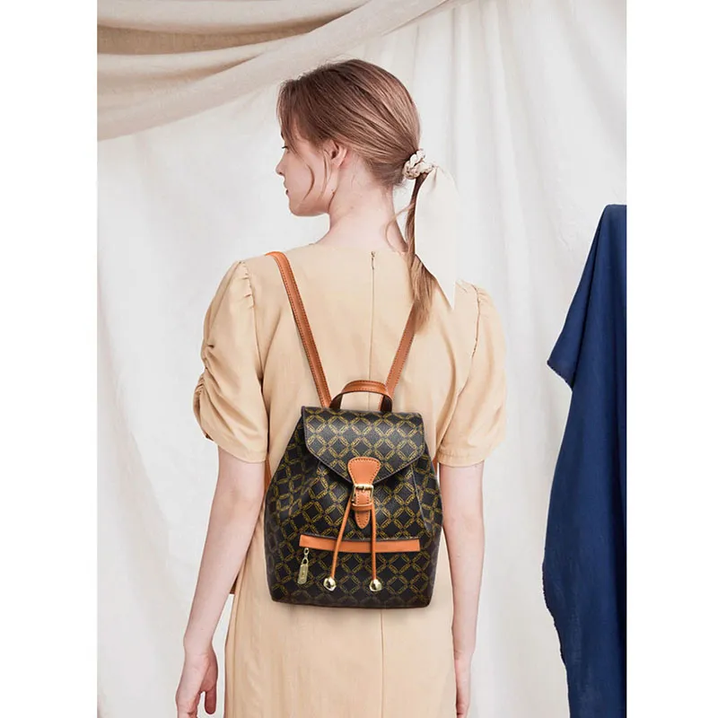 PU 가죽 클래식 더블 숄더 디자이너 작은 배낭 유럽 및 미국 스타일의 빈티지 가방 여성 레저 가방