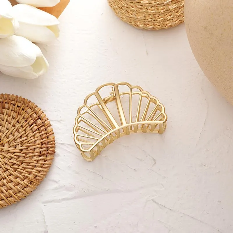 Grampos de garras de cabelos geométricos de metal colorido de ouro vintage para mulheres star shell hollow carangue