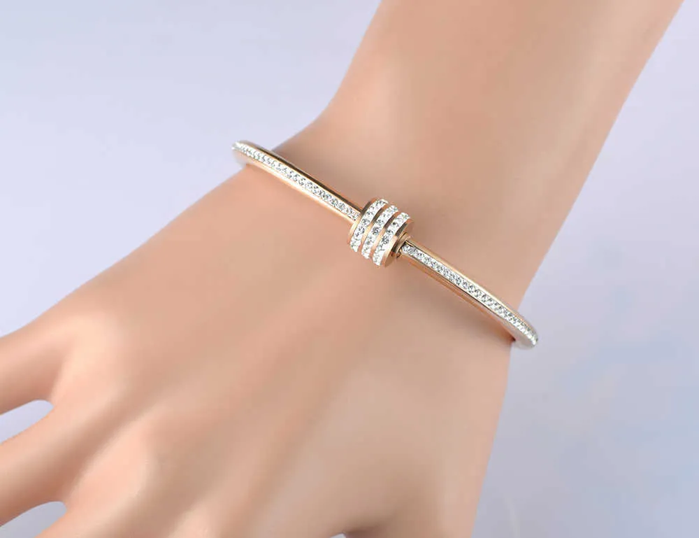 Edelstahl rotierende Öffnung kubisch Zirkoniamanschette Armbänder Armbänder Liebhaber Schmuck Valentinstag Geschenk B18060 Q0717