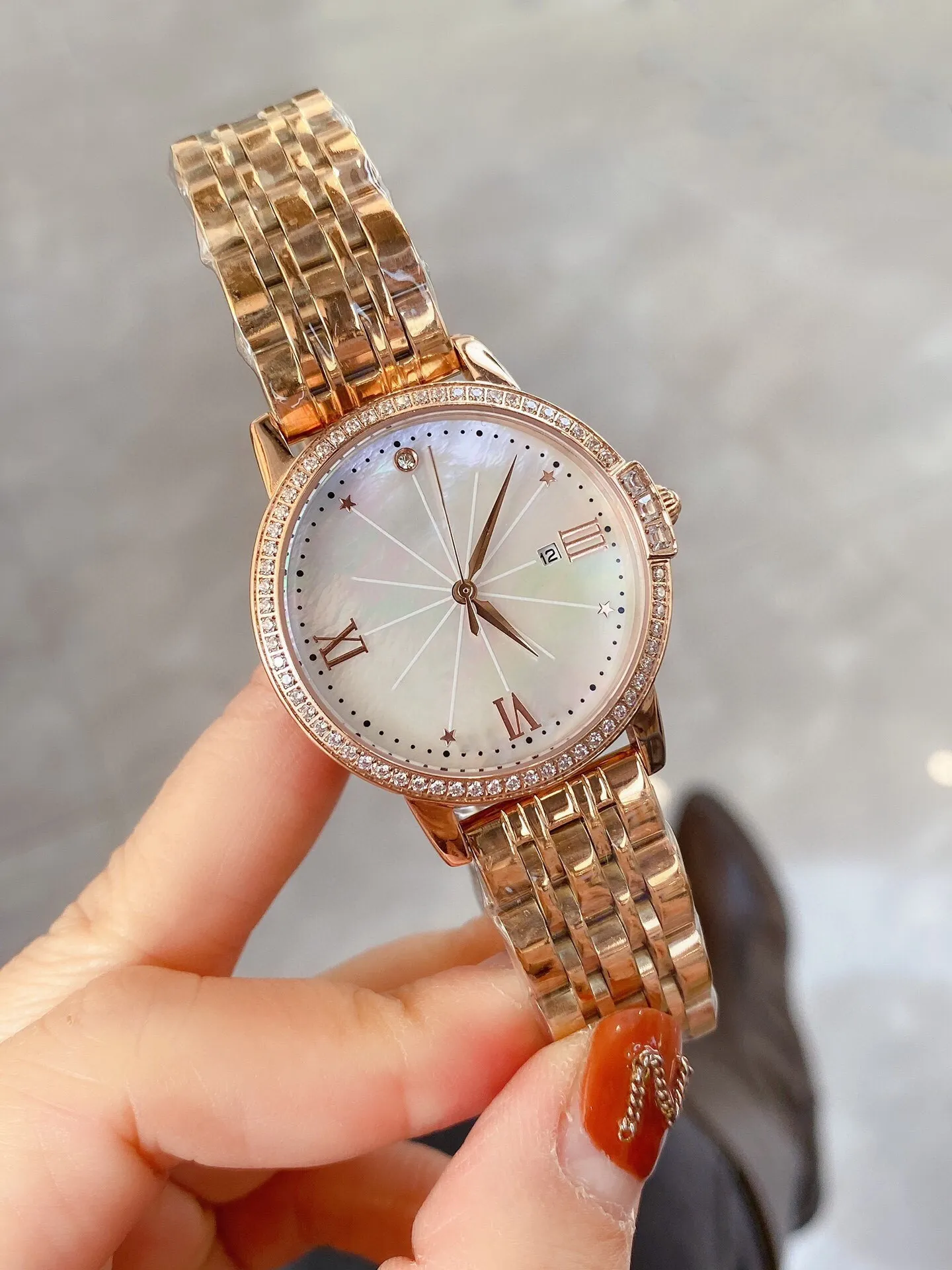 Classique femmes géométrique cristal étoile montre dames mère de perle quartz montre-bracelet en acier inoxydable diamant chiffre romain horloge