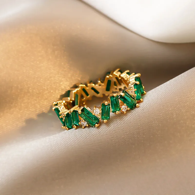 Роскошные золотые кольца с зеленым кристаллом неправильной формы для женщин 2021, нео-готические ювелирные изделия высокого уровня, набор аксессуаров для корейских модных девушек