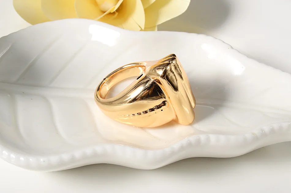 Sunny Big 2021 Design bijoux en cuivre de haute qualité femmes bague de Cocktail pour la fête cadeau de mariage quotidien