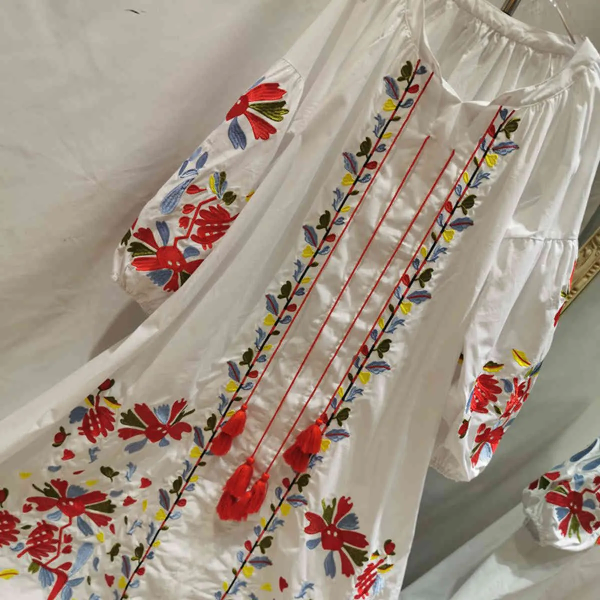 Jastie 민족 꽃 자수 미디 드레스 여성 Boho Tassel 랜턴 긴 소매 드레스 가을 캐주얼 해변 Vestidos 튜닉 robe 210419