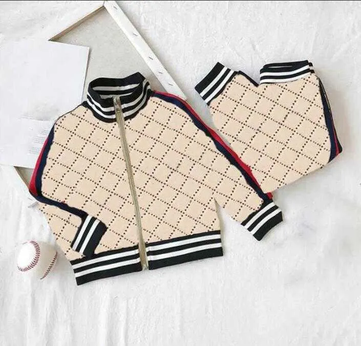 Set bambini Lettera Stampa Ragazzi Ragazze Giacca Cappotto Pantaloni Tute Manica lunga Abbigliamento bambini Felpa con cappuccio sportiva Completo Camicie neonato