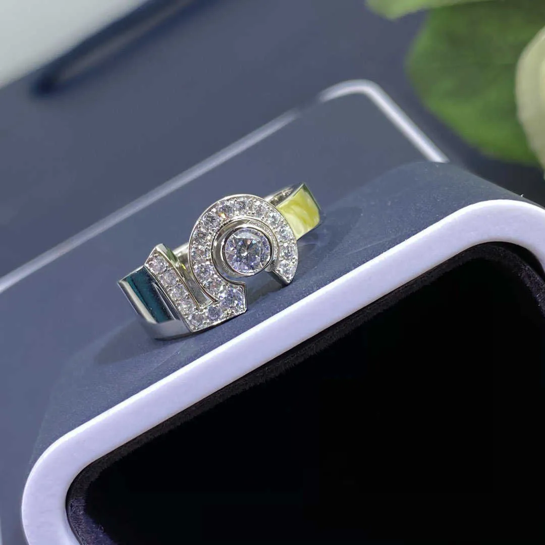 Top Merk Pure 925 Sterling Zilveren Sieraden Voor Vrouwen Brief 5 Ontwerp Ringen Volledige Diamanten Ringen Engagement Bruiloft Luxe Sieraden5932685