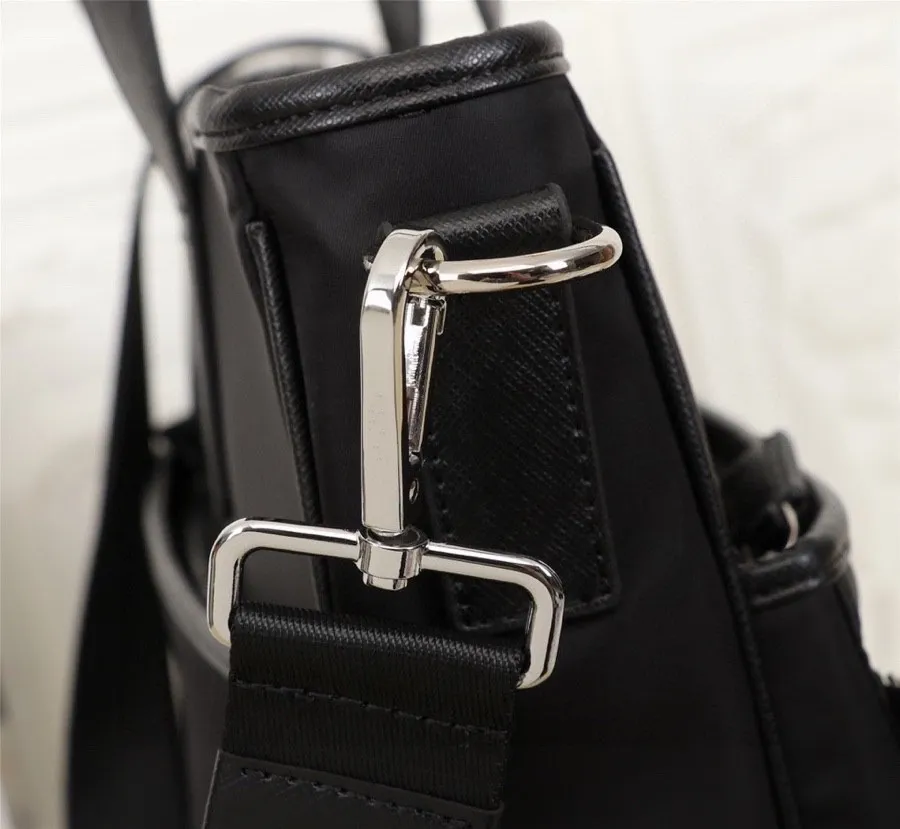 Herr Black Waterproof Nylon Designer Portfölj högkvalitativ bärbar bärbar väska stor kapacitet Retro Fashion Office Handbag246p