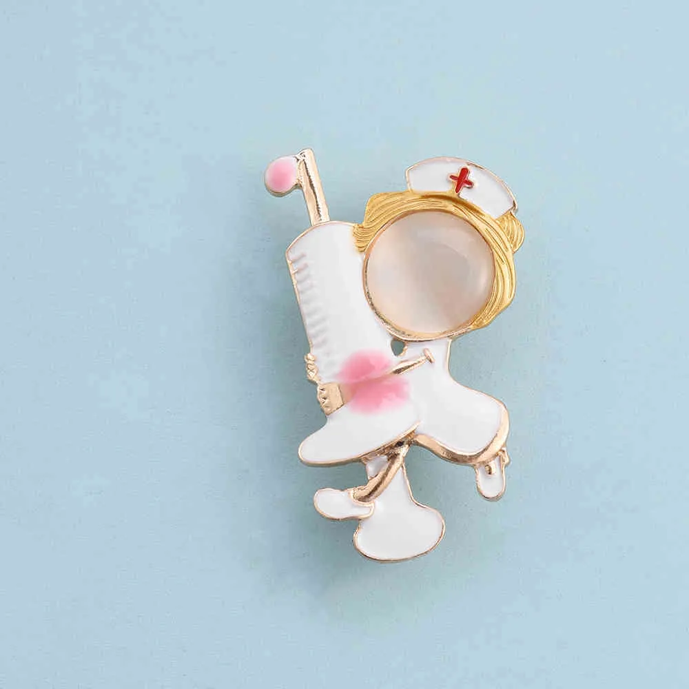 Spille opale siringa divertente simpatico cartone animato action figure spilla in metallo gioielli medici infermiera regalo intero