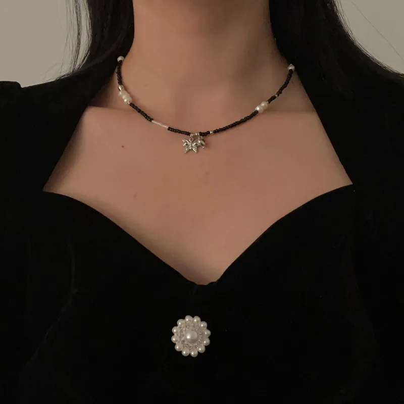 TIMEONLY Moda Coreana Imitazione Perla Farfalla Cuore Choker Neckalces Donna Donna Gioielli in Bianco Nero Collana Barocco