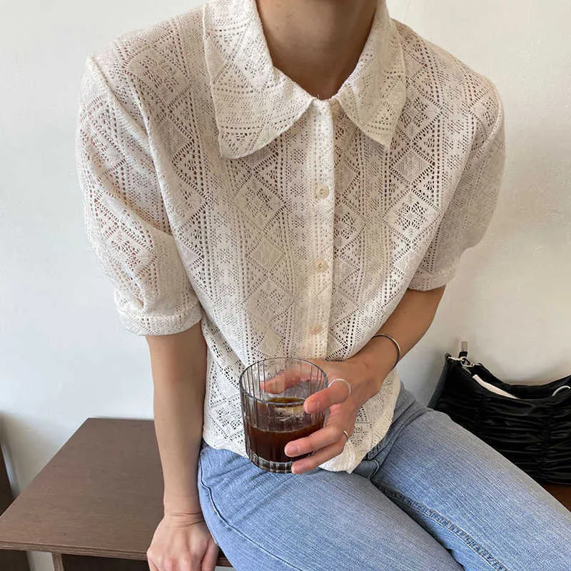 Korejpaa 여성 셔츠 여름 한국 세련된 레트로 기질 옷깃 싱글 브레스트 마이크로 투명 레이스 크로 셰 뜨개질 블라우스 210526
